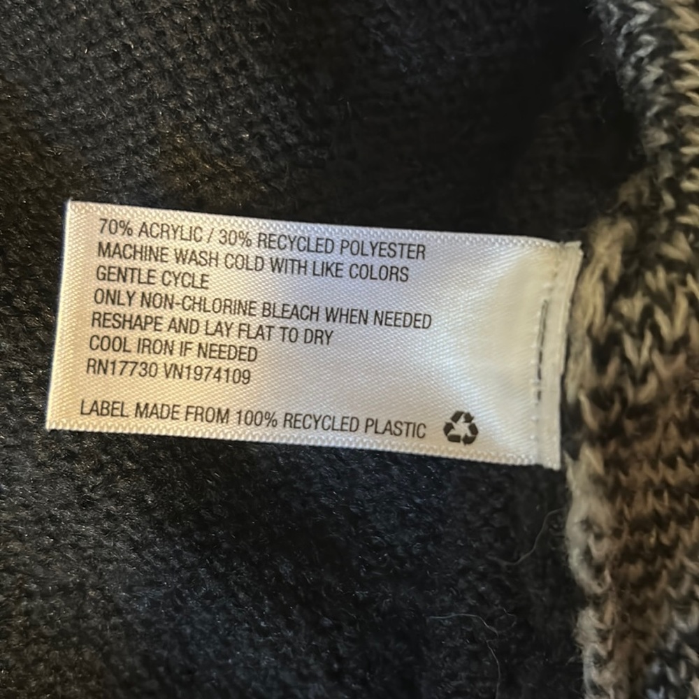 Wild Fable - Houndstooth Black and White Sweater Vest - Size: Medium - Picture 4 of 5